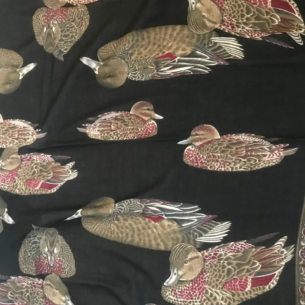 Scarf Art of the scarf Tie Rack Black ground duck images 46 x 46 new UNIQUE